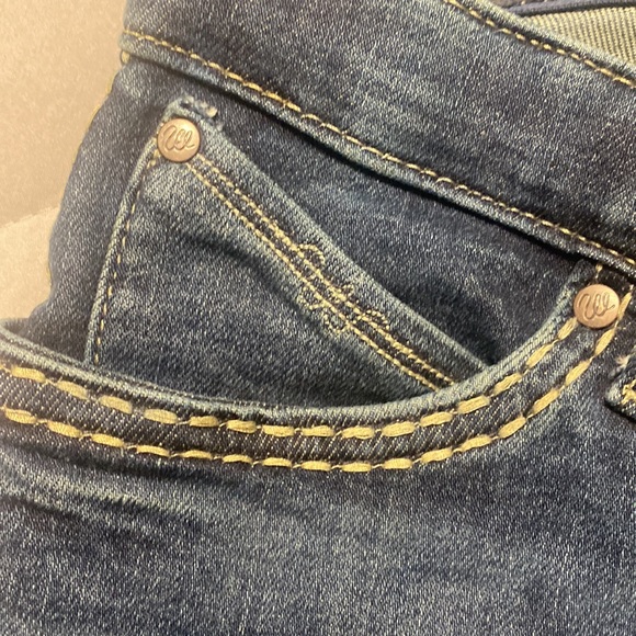 Wrangler Shiloh Jeans - Picture 3 of 5